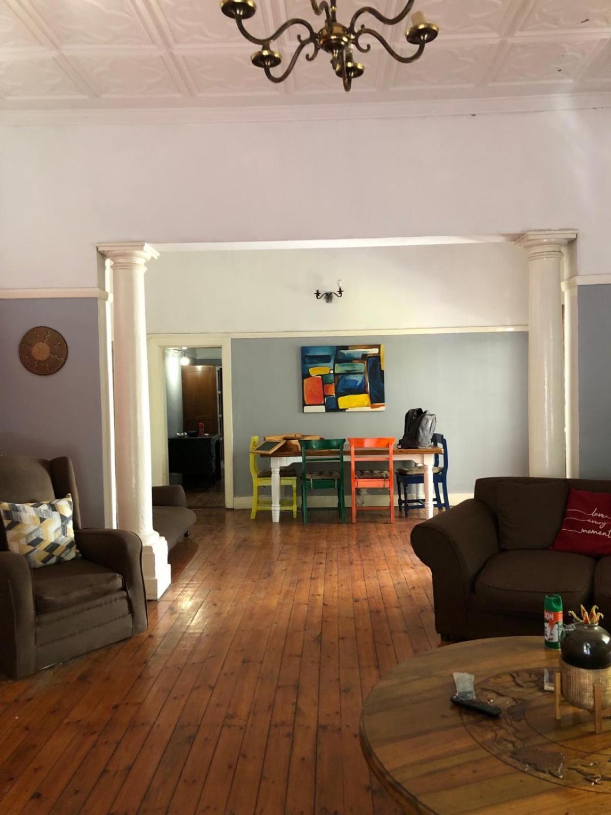 Choice Backpackers Lodge Булавайо Экстерьер фото