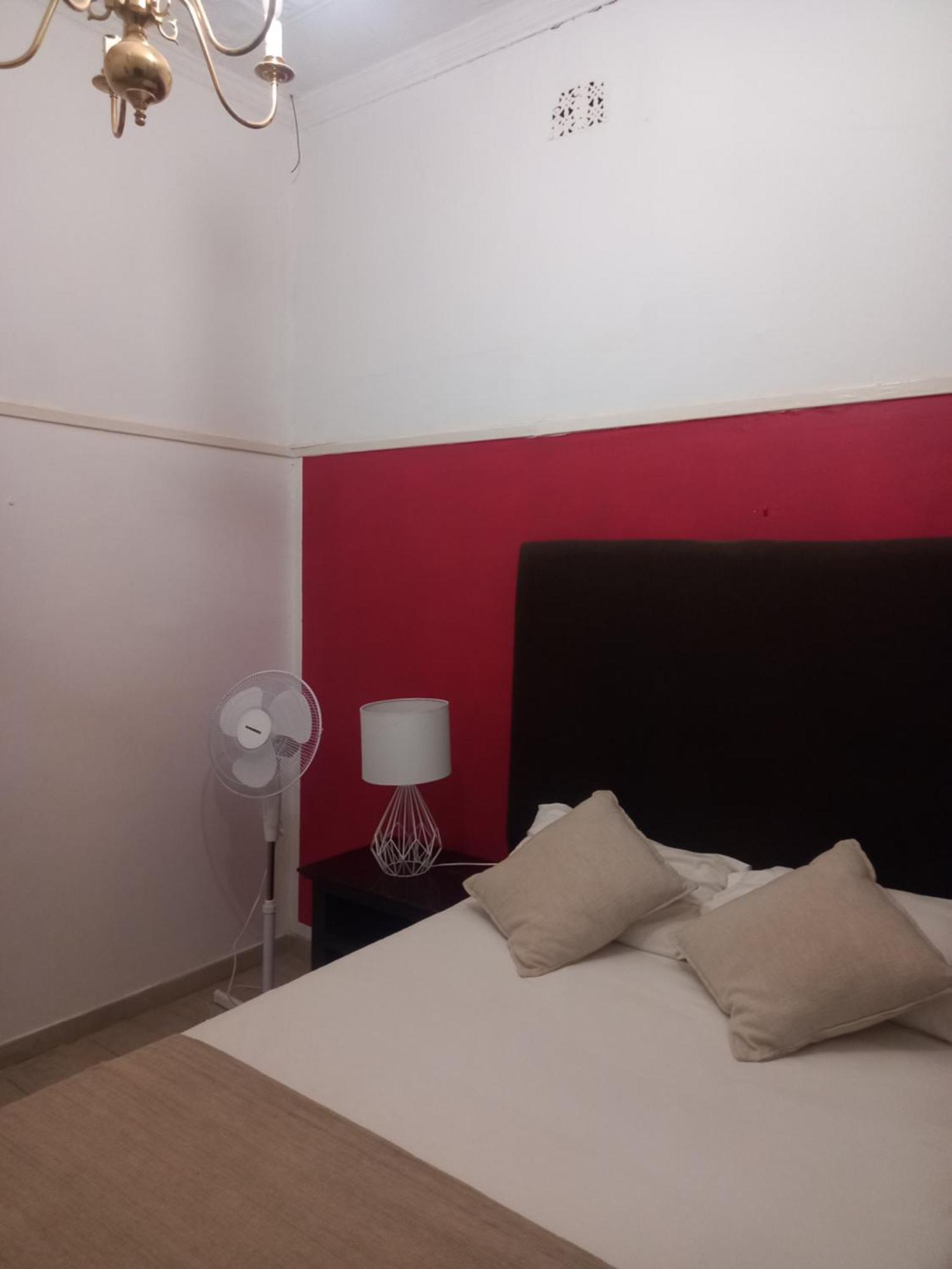Choice Backpackers Lodge Булавайо Экстерьер фото